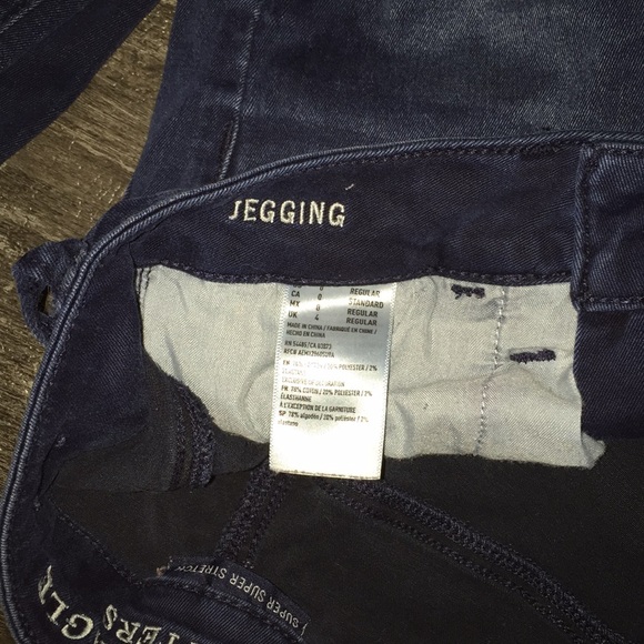 Dark Blue American Eagle Jeans - Picture 3 of 5